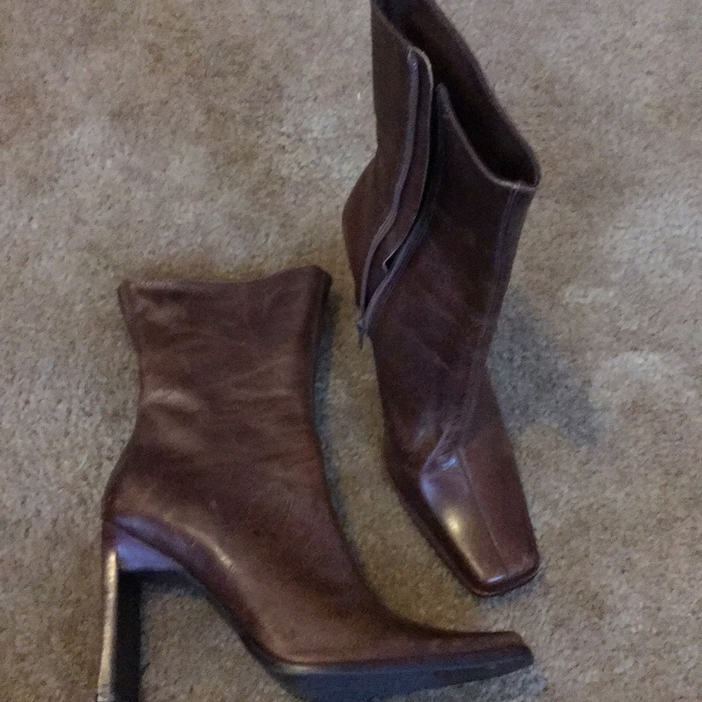 Steve Madden Brown Boot size 6B - Picture 2 of 6
